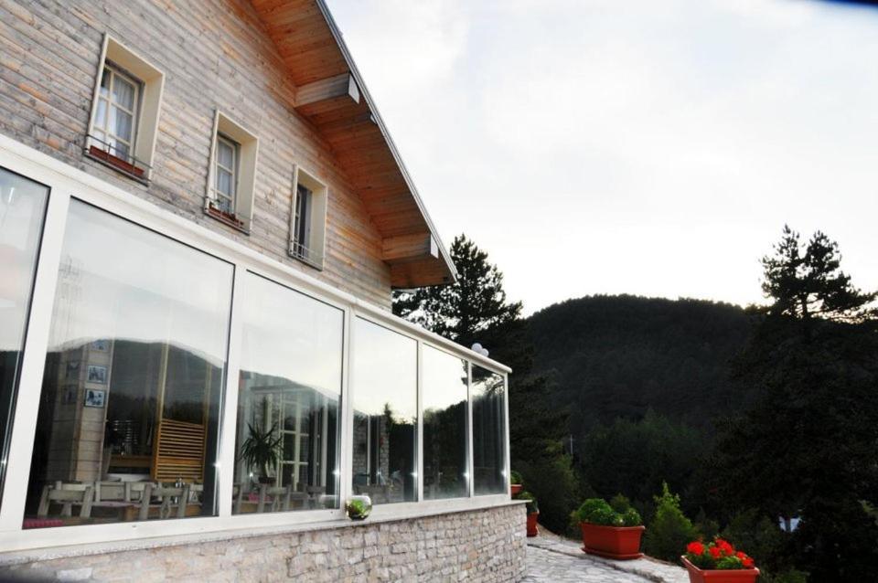 Hotel Snjezna Kuca - Nature Park Of Bosnia Herzegovina Padezina Екстер'єр фото